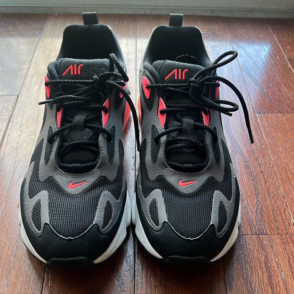 Men’s Nike Airmax 200 
Size 9.5 Men’s/11 women’s